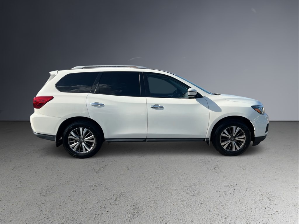 2017 Nissan Pathfinder Image 3