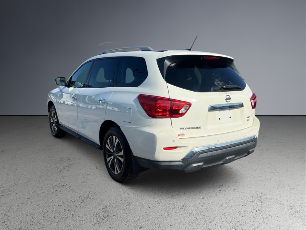2017 Nissan Pathfinder Image 6