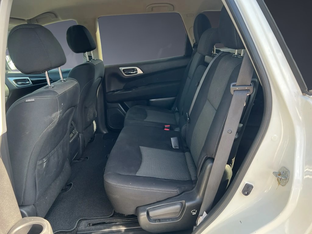 2017 Nissan Pathfinder Image 12