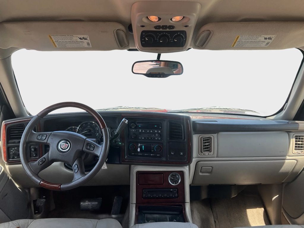 2005 Cadillac Escalade Image 7