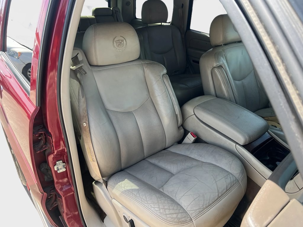 2005 Cadillac Escalade Image 9