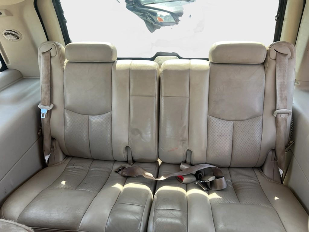 2005 Cadillac Escalade Image 12