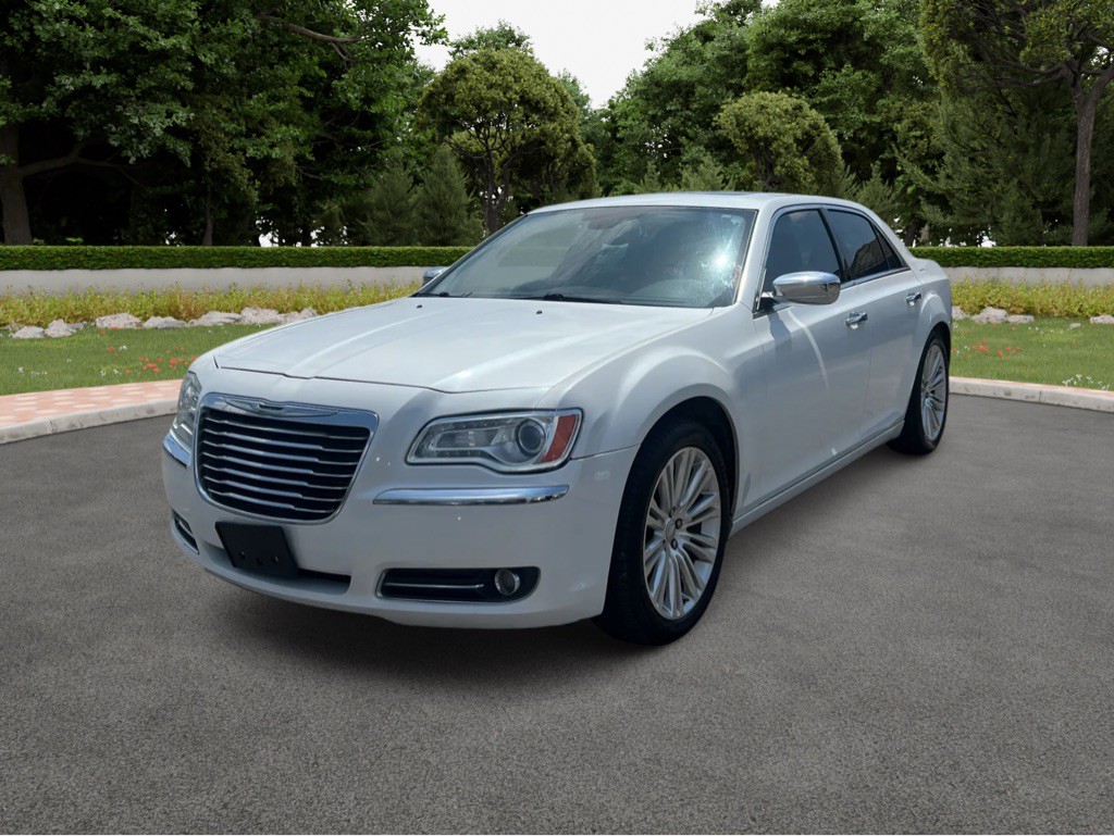 2011 Chrysler 300 Image 2