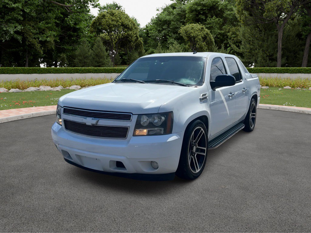 2007 Chevrolet Avalanche Image 2