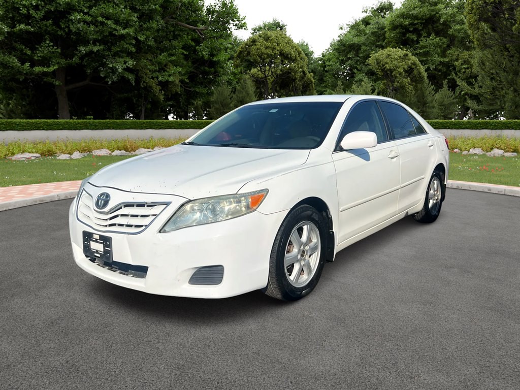 2010 Toyota Camry Image 2