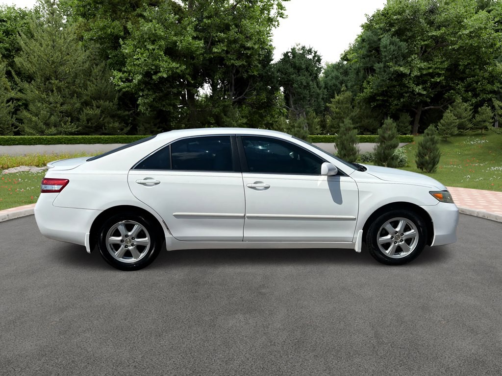 2010 Toyota Camry Image 3