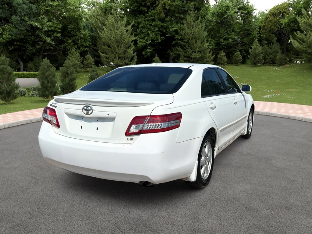 2010 Toyota Camry Image 5
