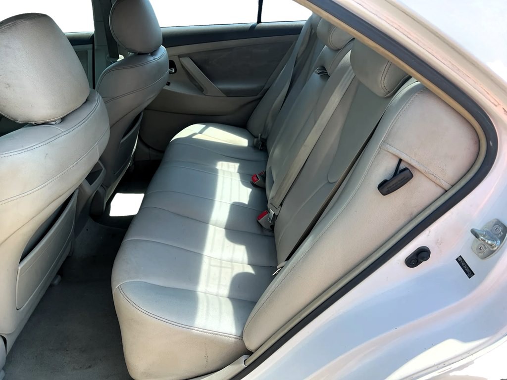 2010 Toyota Camry Image 13