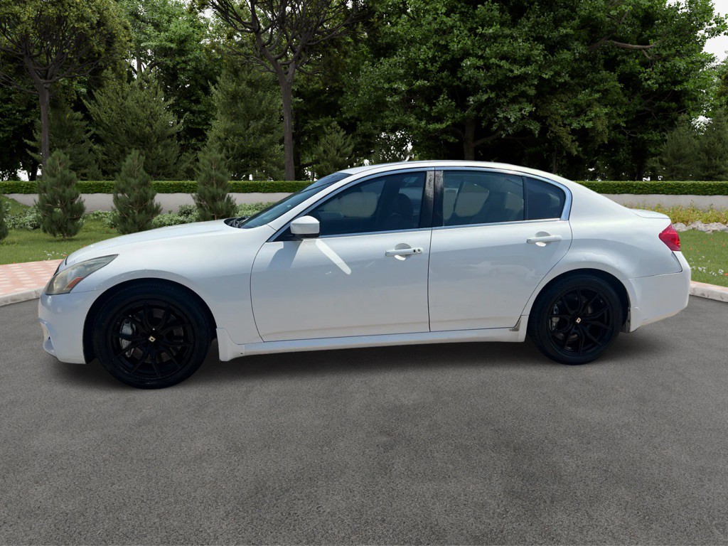 2010 INFINITI G37 Image 4