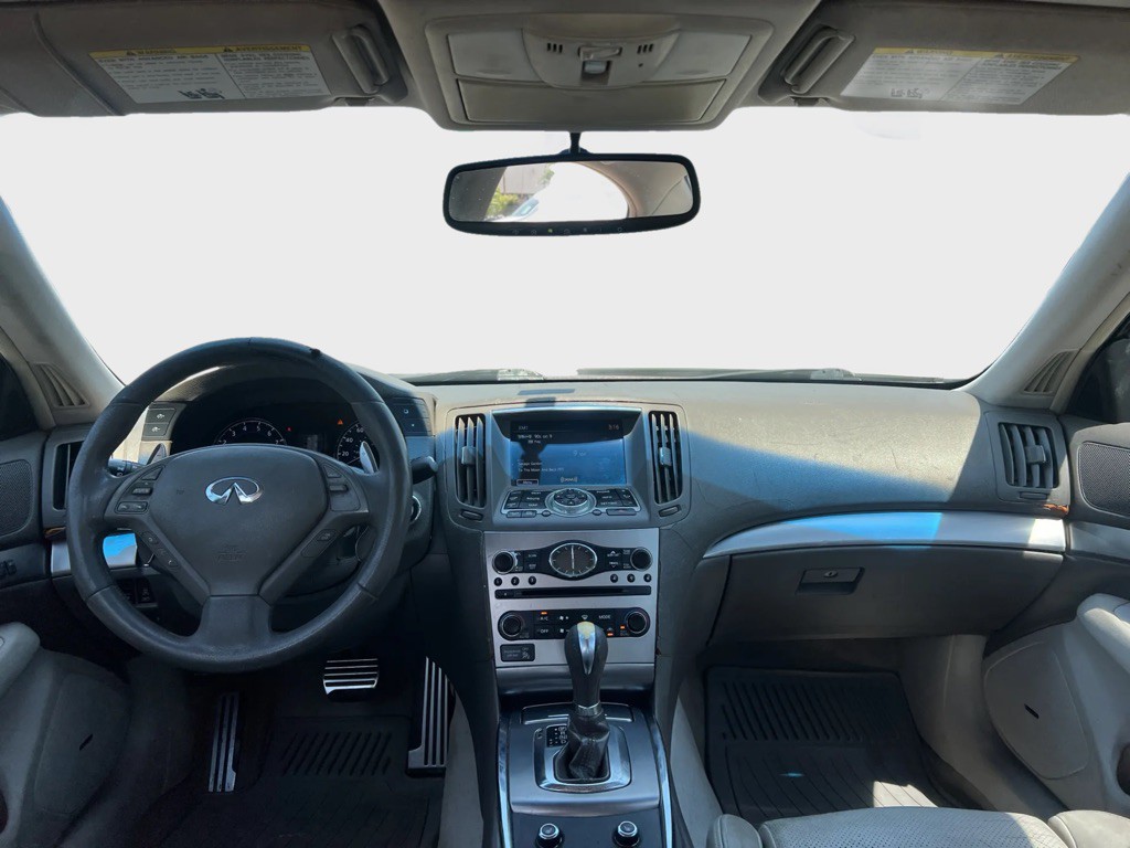 2010 INFINITI G37 Image 7