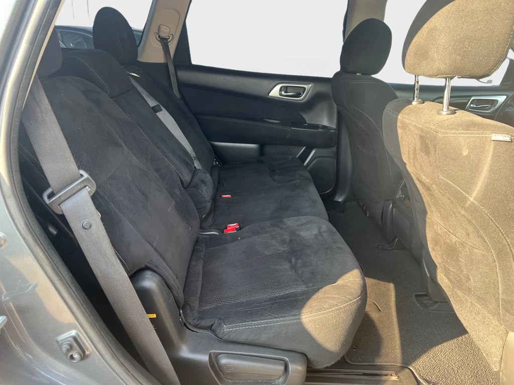 2015 Nissan Pathfinder Image 12