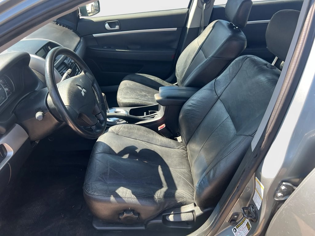 2007 Mitsubishi Galant Image 8