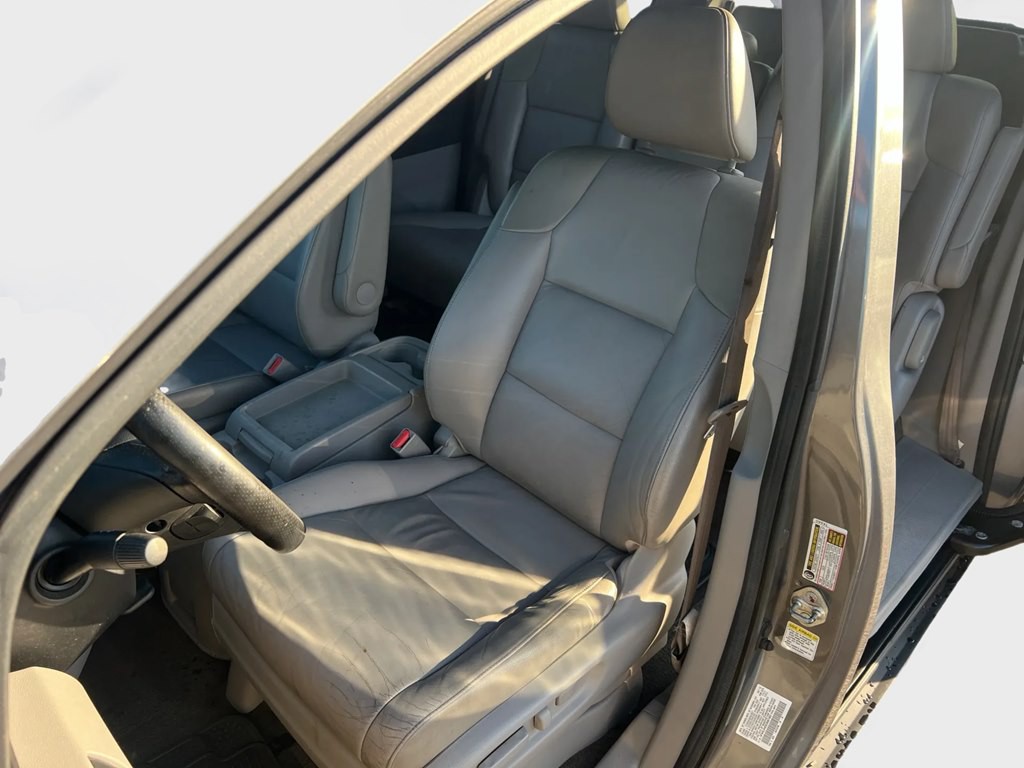 2012 Honda Odyssey Image 9
