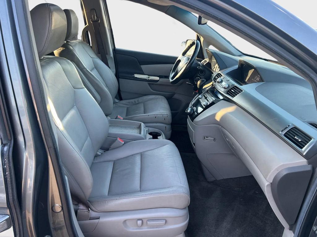 2012 Honda Odyssey Image 10