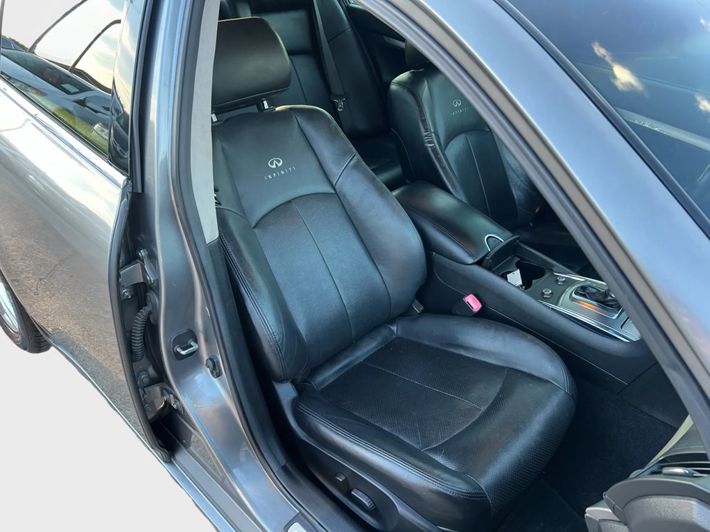 2012 INFINITI G25 Image 11