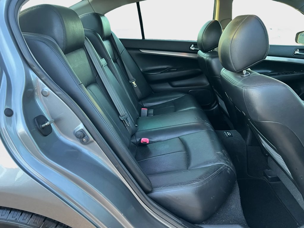 2012 INFINITI G25 Image 12