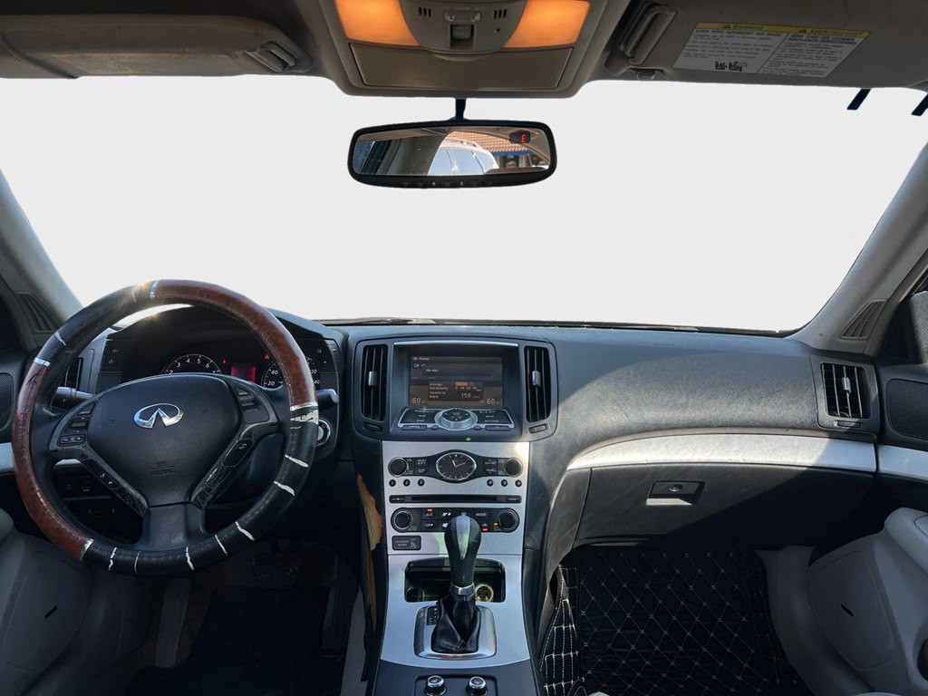 2009 INFINITI G37 Image 7
