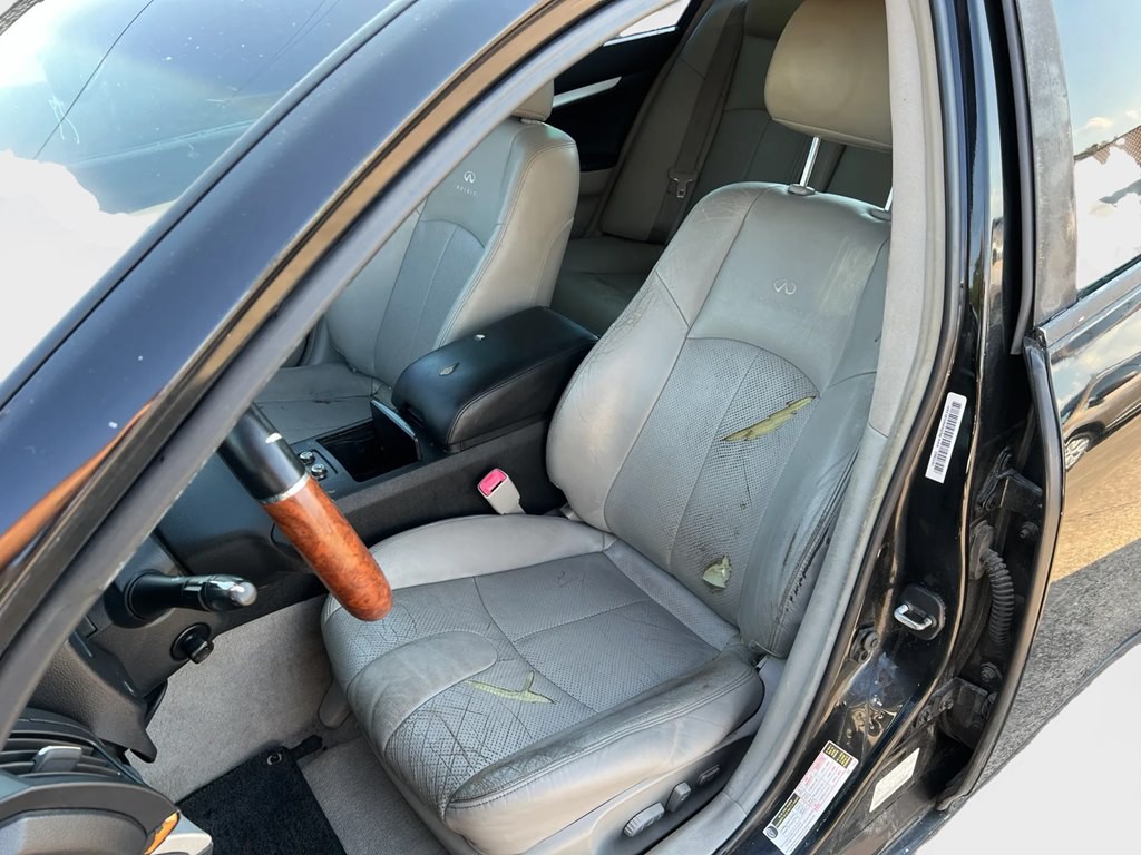 2009 INFINITI G37 Image 9