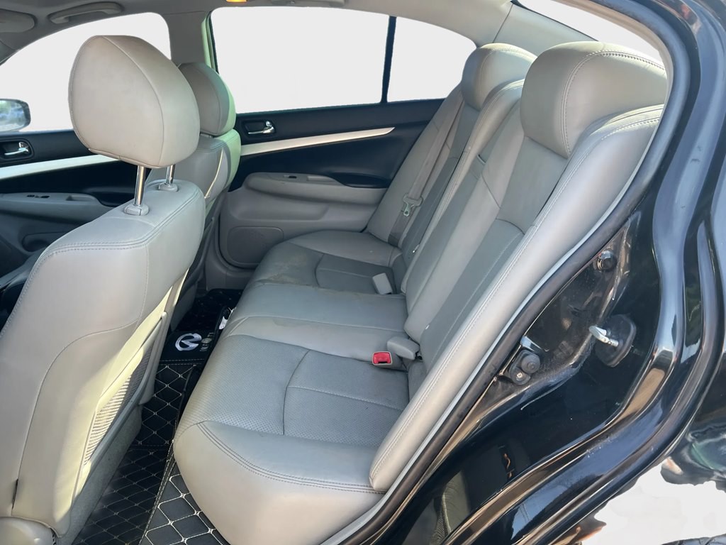 2009 INFINITI G37 Image 13