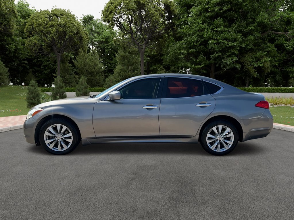 2011 INFINITI M37 Image 4