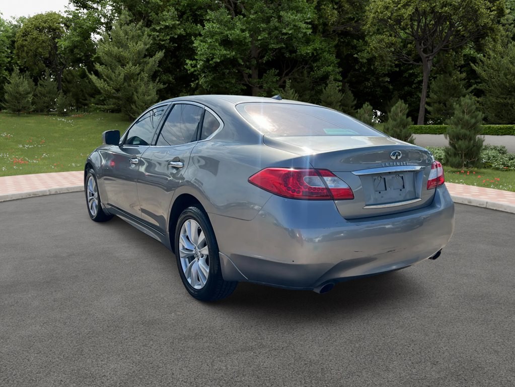 2011 INFINITI M37 Image 6