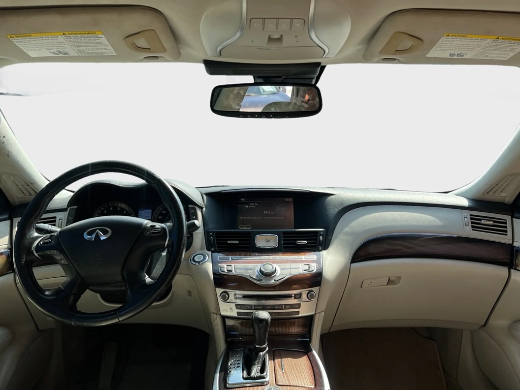2011 INFINITI M37 Image 7