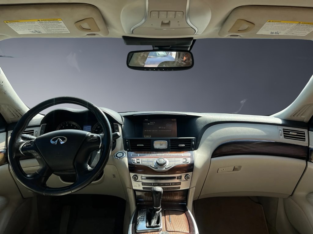 2011 INFINITI M37 Image 7