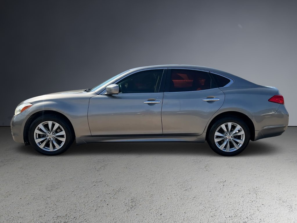 2011 INFINITI M37 Image 4