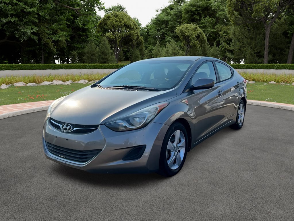 2013 Hyundai Elantra Image 2