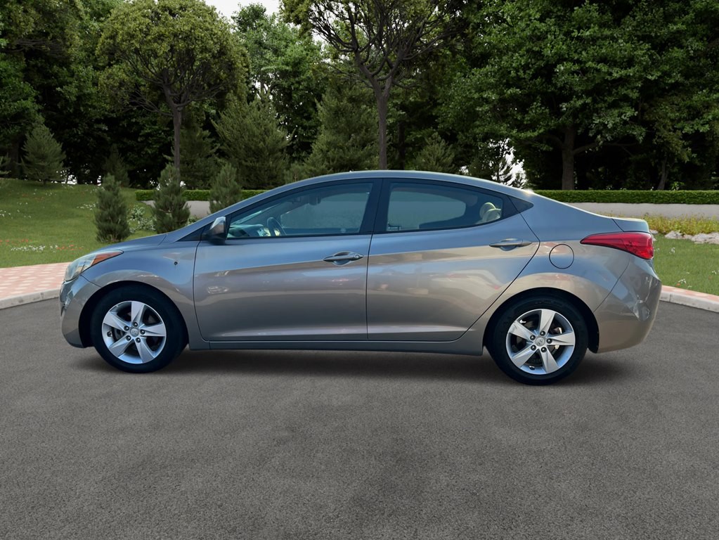 2013 Hyundai Elantra Image 4