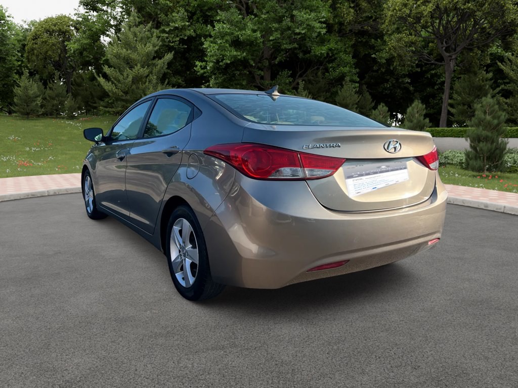 2013 Hyundai Elantra Image 6