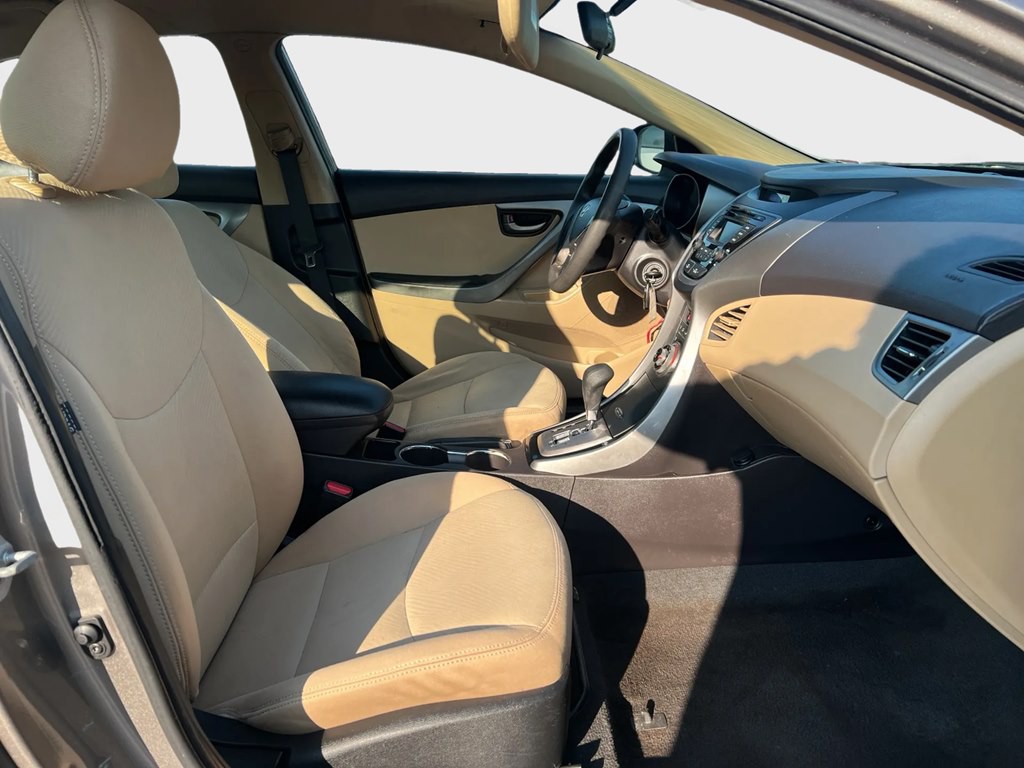 2013 Hyundai Elantra Image 10