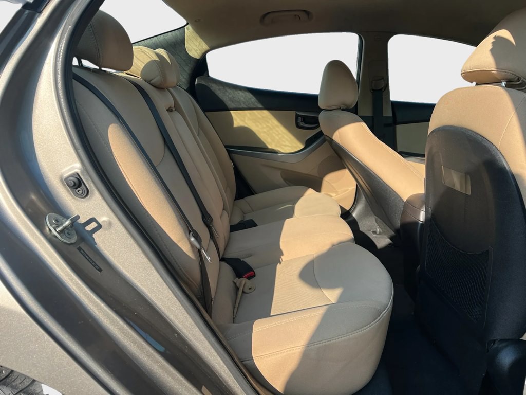 2013 Hyundai Elantra Image 12