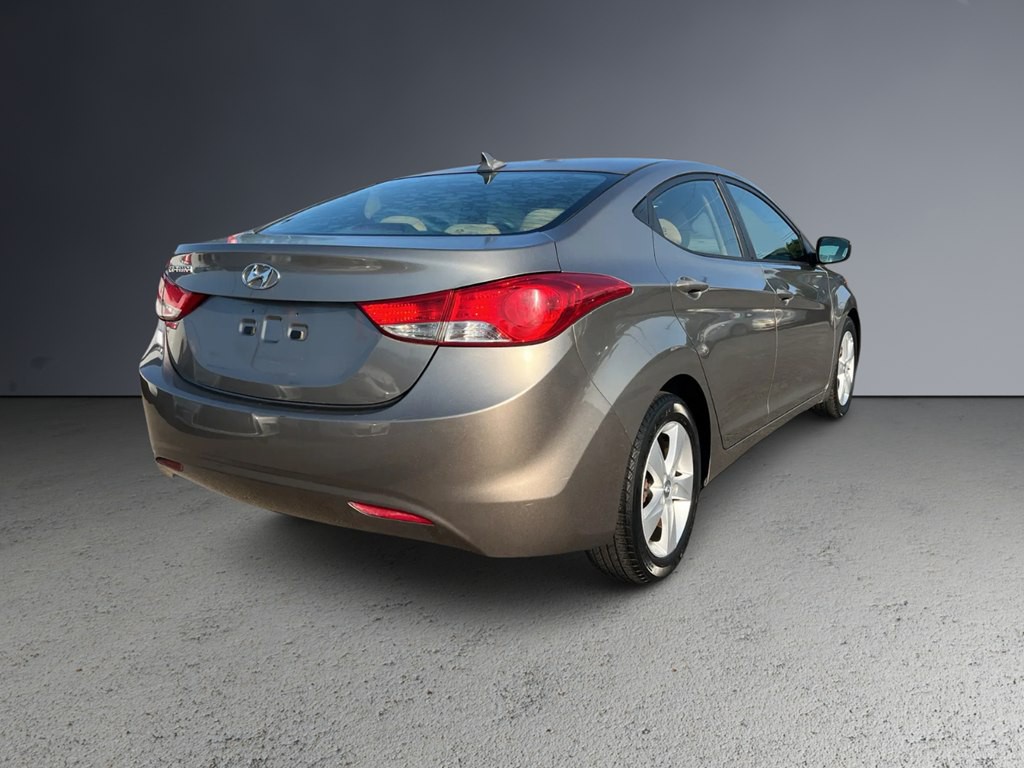 2013 Hyundai Elantra Image 5