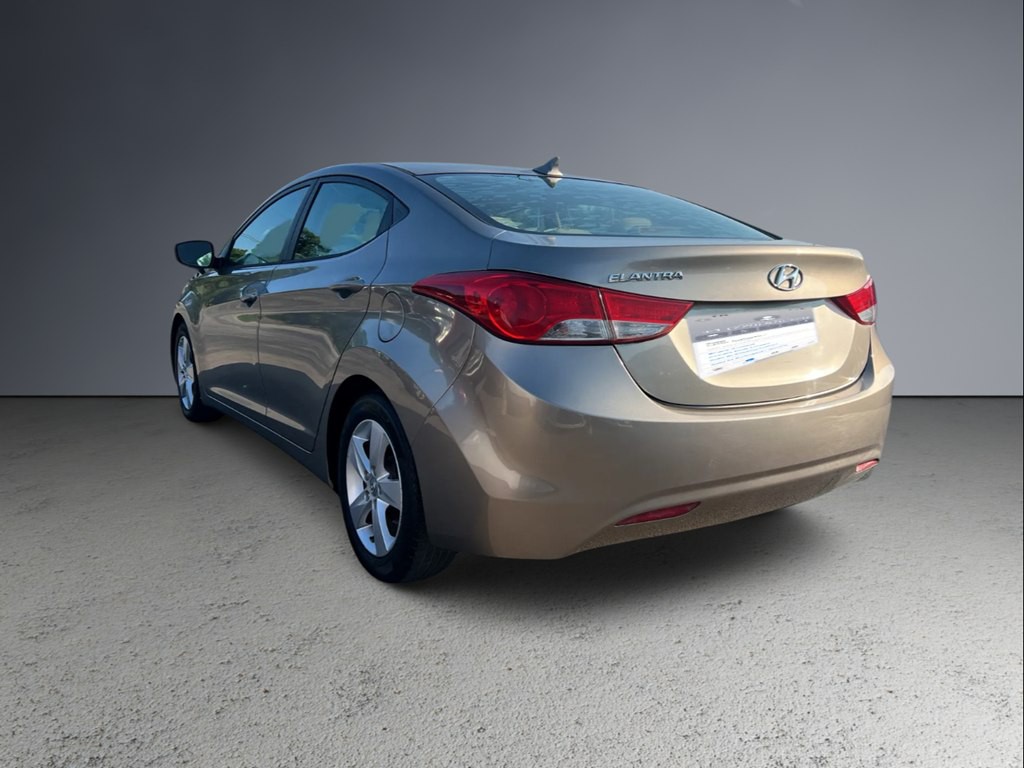2013 Hyundai Elantra Image 6