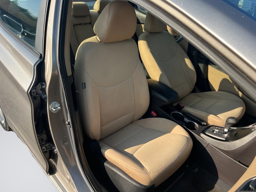 2013 Hyundai Elantra Image 11