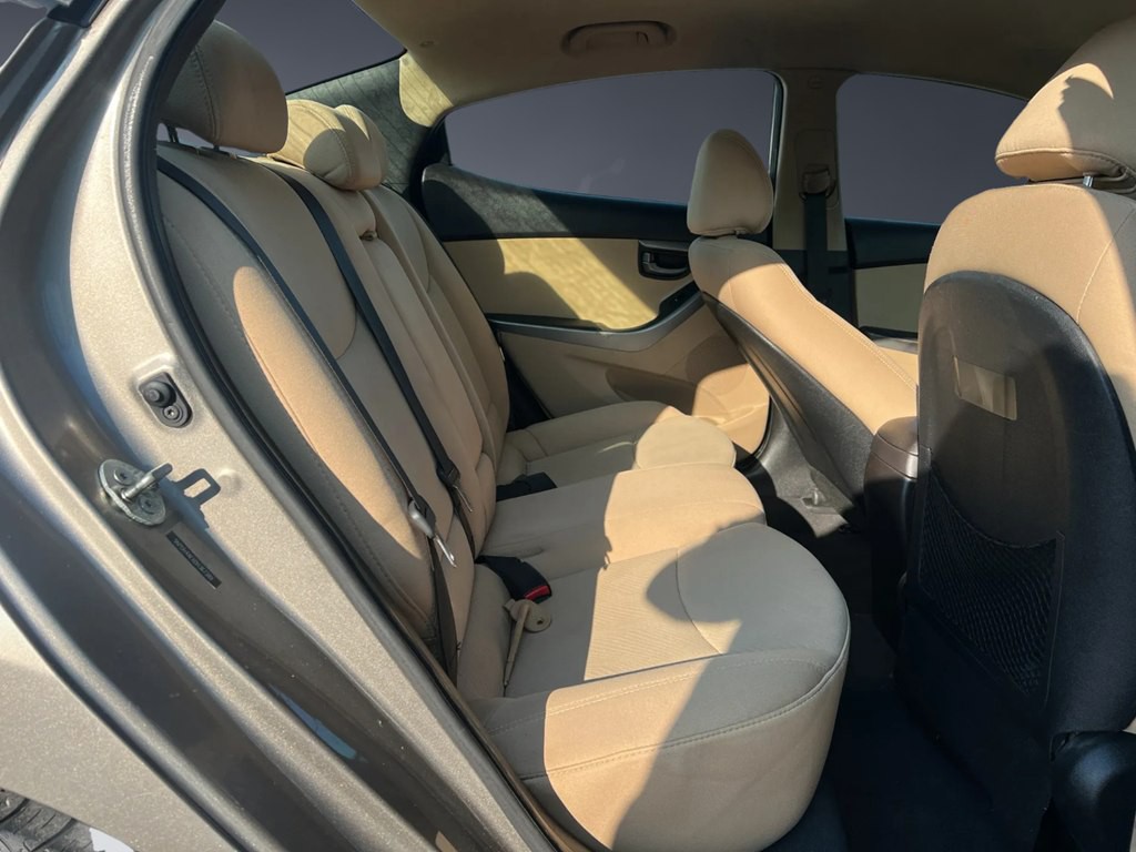 2013 Hyundai Elantra Image 12