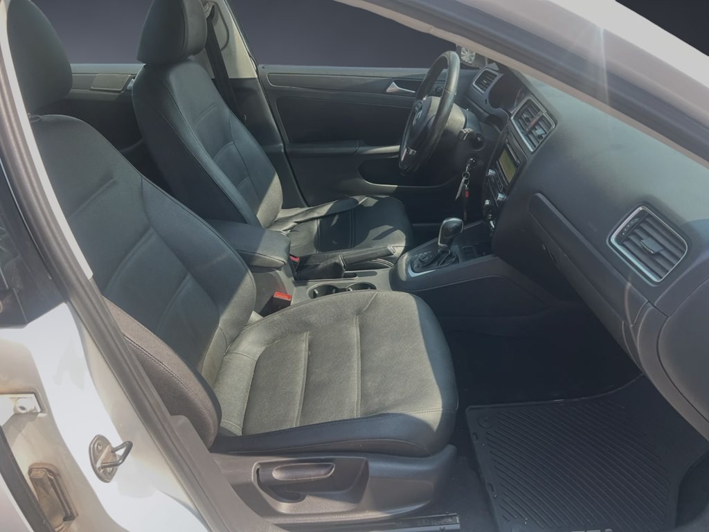 2012 Volkswagen Jetta Image 8