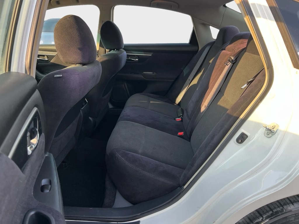 2013 Nissan Altima Image 9
