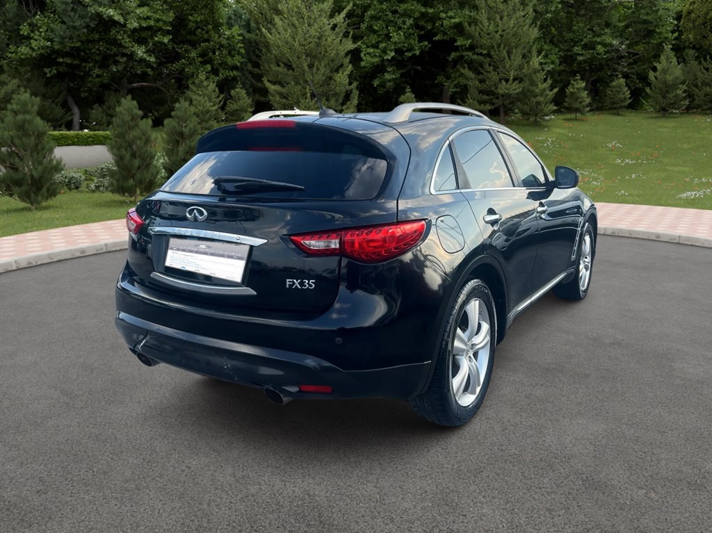 2011 INFINITI FX35 Image 3