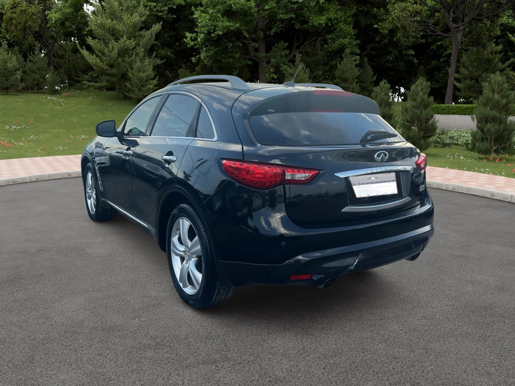 2011 INFINITI FX35 Image 4