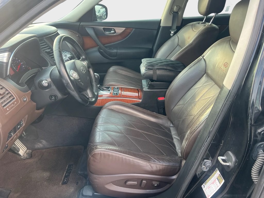 2011 INFINITI FX35 Image 8