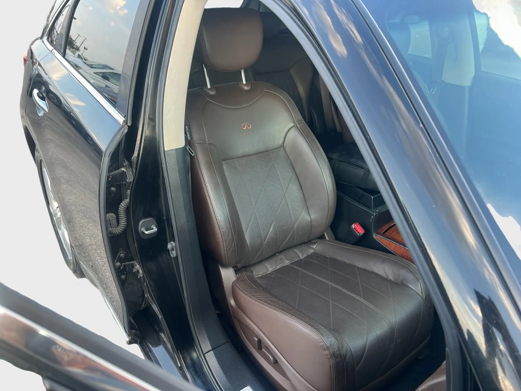 2011 INFINITI FX35 Image 11