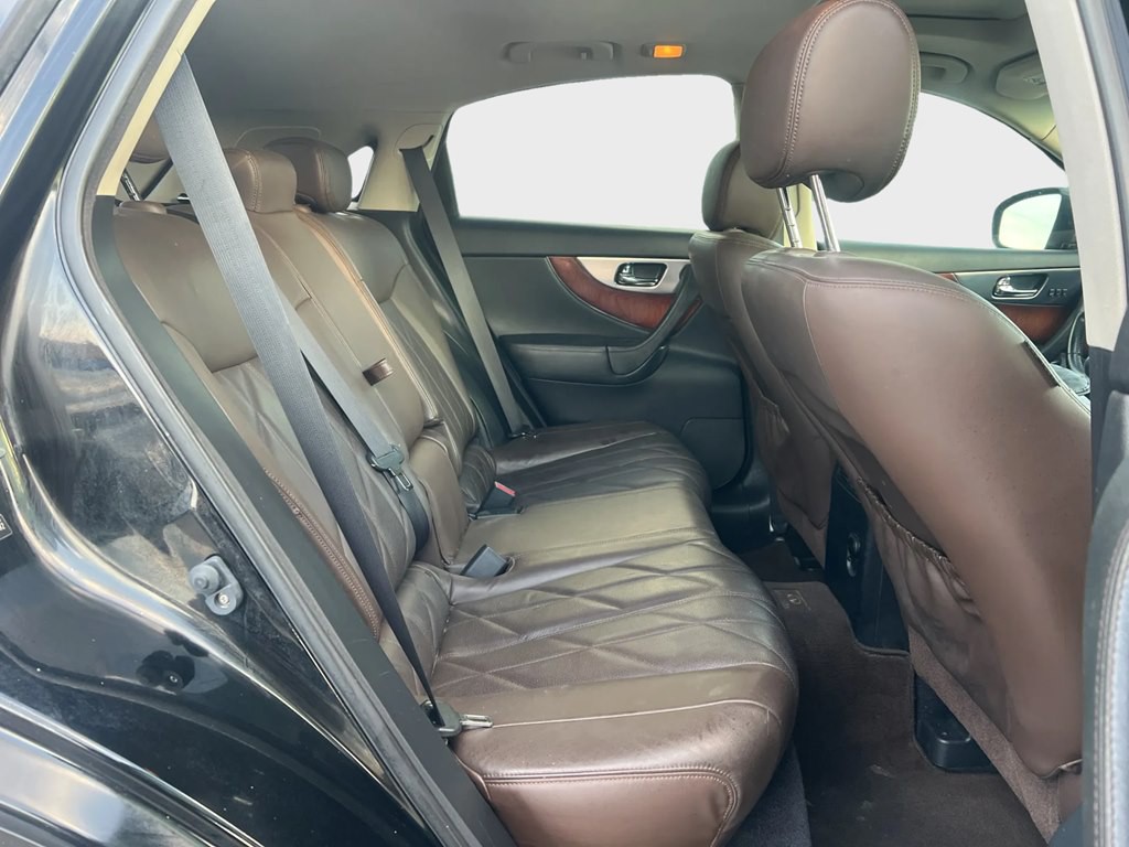2011 INFINITI FX35 Image 12