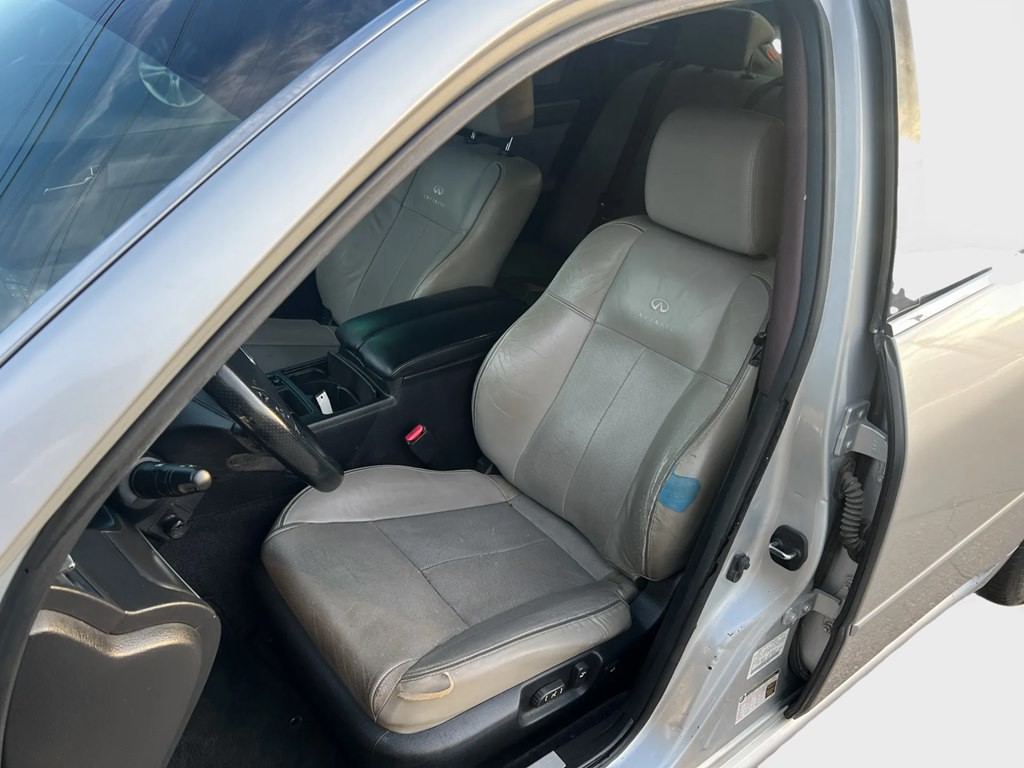 2007 INFINITI M35 Image 9