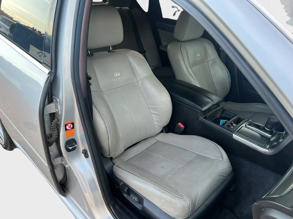 2007 INFINITI M35 Image 11