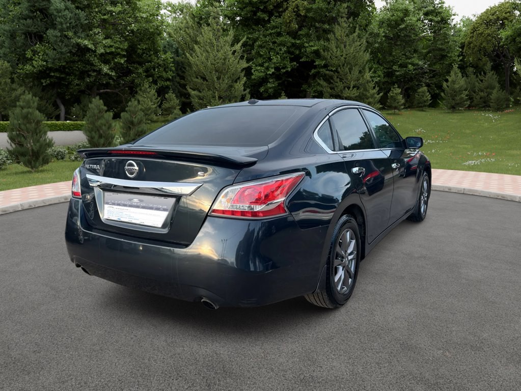 2015 Nissan Altima Image 3