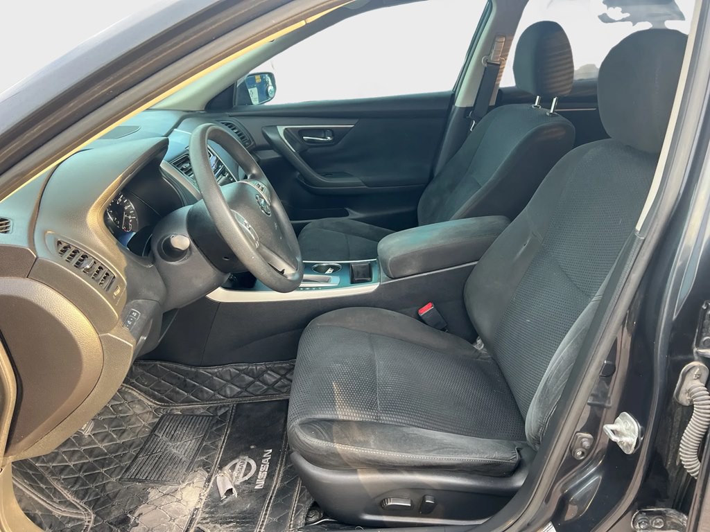 2015 Nissan Altima Image 8