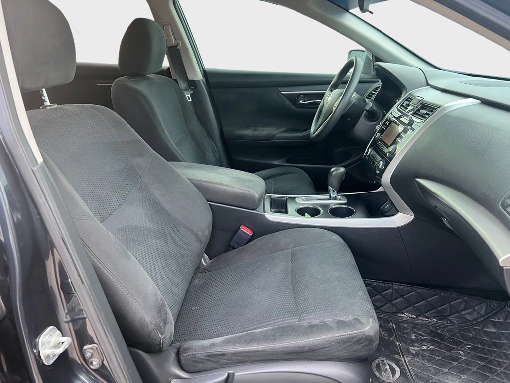 2015 Nissan Altima Image 10