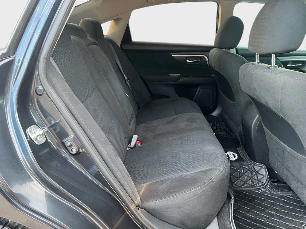 2015 Nissan Altima Image 12